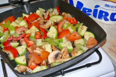 Тёплый овощной салат с шампиньонами.: шаг 7