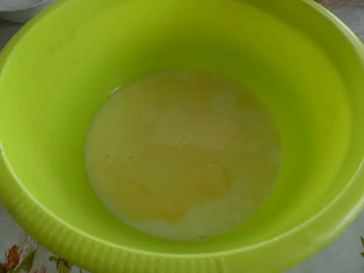 Булочки - рогалики с курагой: шаг 5