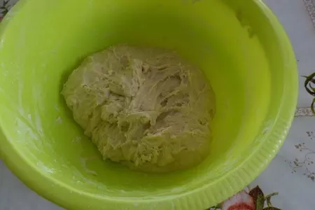Булочки - рогалики с курагой: шаг 8