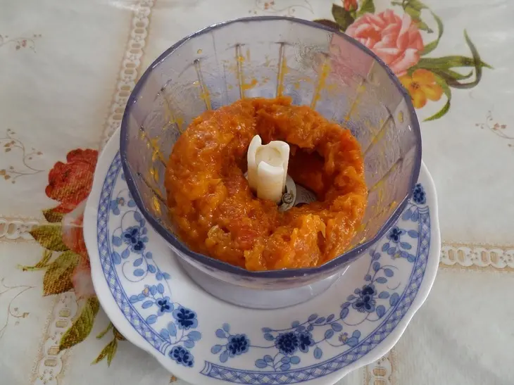 Булочки - рогалики с курагой: шаг 11