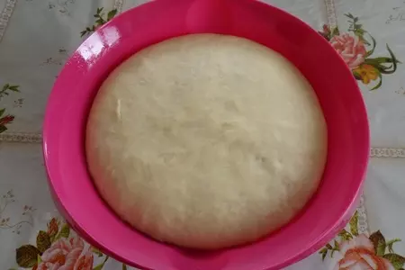 Булочки - рогалики с курагой: шаг 14