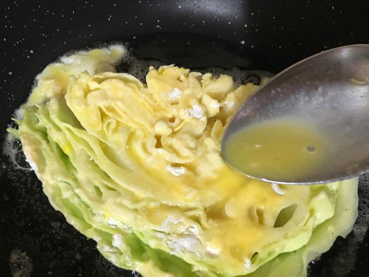 Легкая закуска из молодой капусты: шаг 3