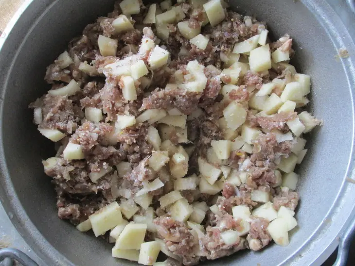 Мясной пирог с картофелем: шаг 2