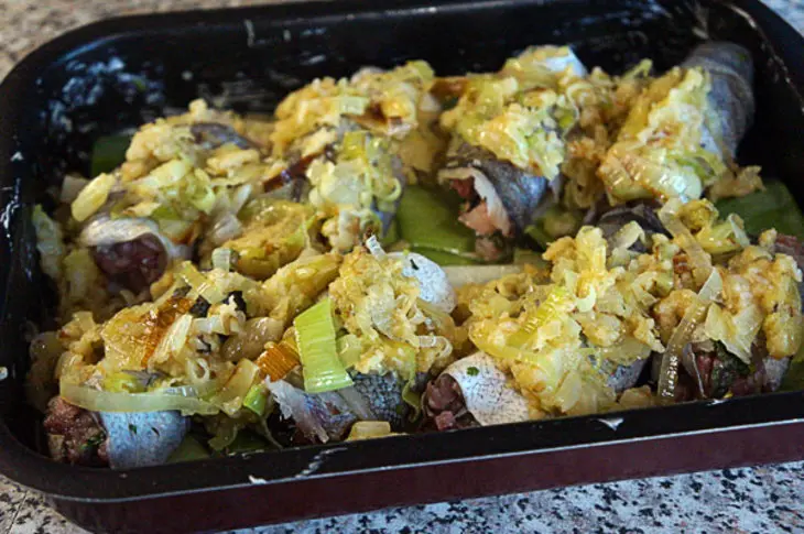 Рулетики из минтая с мясным фаршем: шаг 7