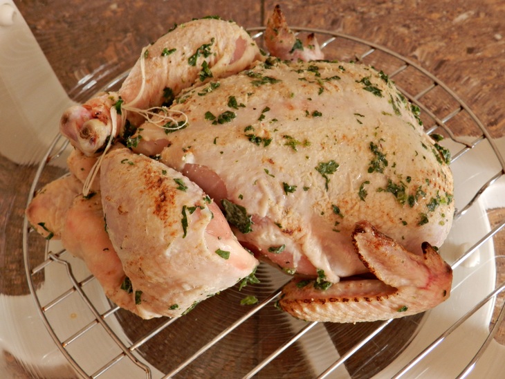 Запеченный цыпленок с ароматным маслом: шаг 6