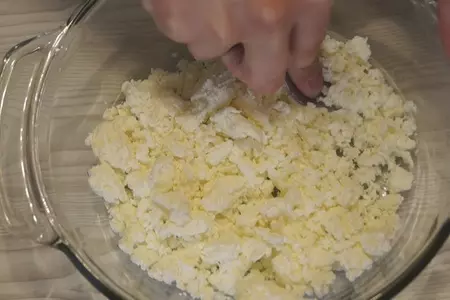 Творожные кексики. воздушные и невероятно вкусные!: шаг 1