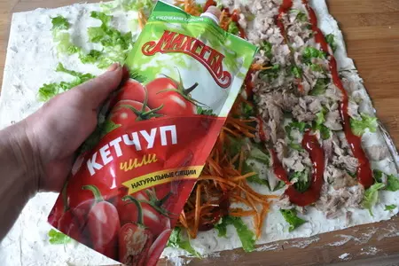 Острый рулет из лаваша с курицей: шаг 5