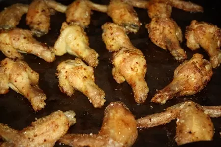 Хрустящие куриные крылышки с роскошным соусом: шаг 5