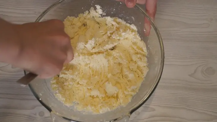 Творожное печенье "детское". ничего лишнего, а вкус изумительный!: шаг 1