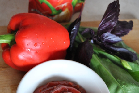 Ароматный томатный соус «по-махеевъски» с сырным хворостом к семейному барбекю: шаг 1