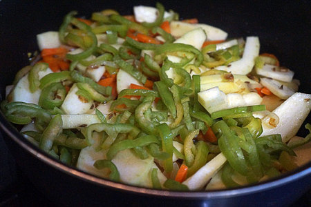 Говядина с овощами в сковороде: шаг 4