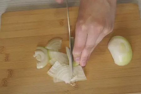 Картофельная запеканка с фаршем. просто, быстро и жутко вкусно!: шаг 2