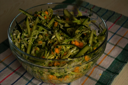 Салат с капустой и кукурузой | просто и вкусно!: шаг 3