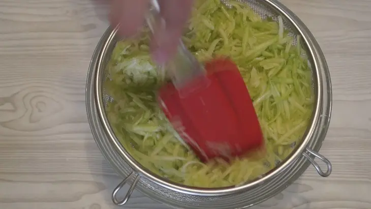 Кексы из кабачков. нежные и очень вкусные!: шаг 1