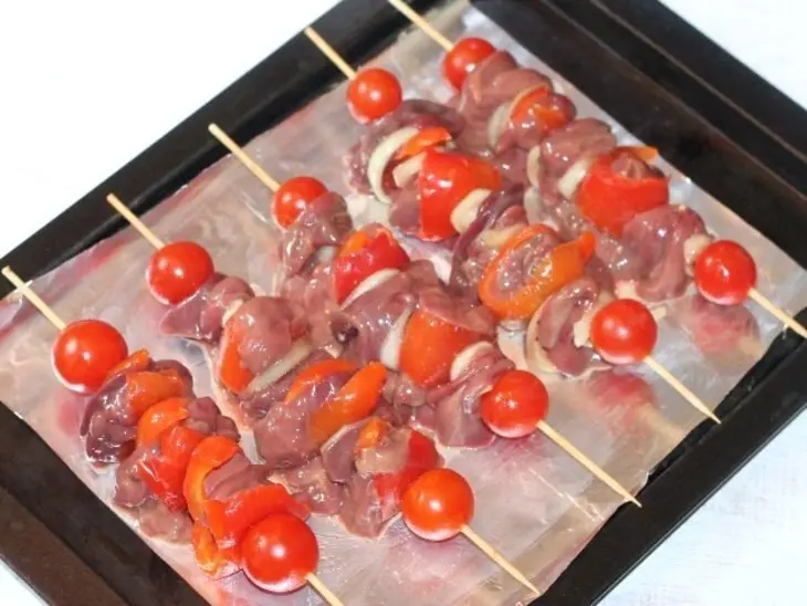 Шашлык из куриной печени с болгарским перцем: шаг 5