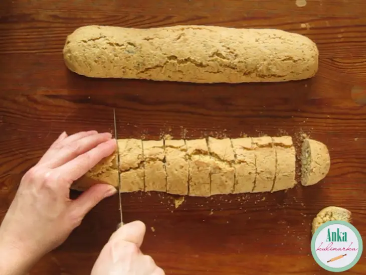 Печенье кантуччи с арахисом и тыквенными семечками: шаг 7