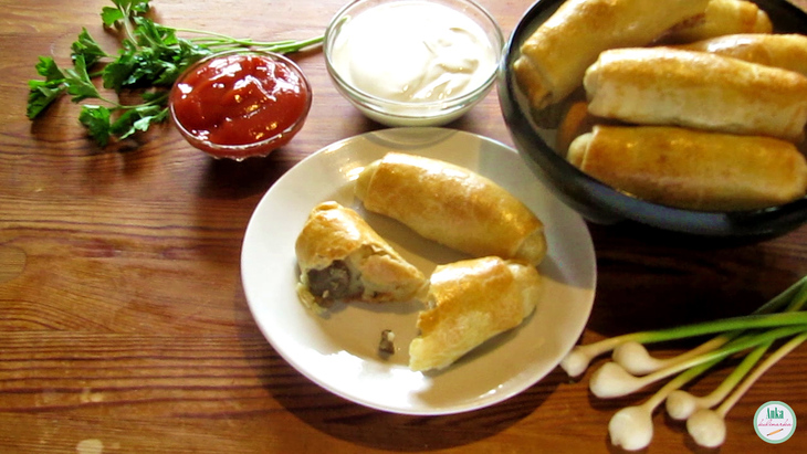 Вкусные пирожки из тонкого теста с картошкой и грибами : шаг 8