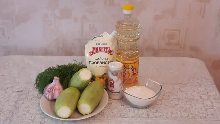 Кабачки жареные с чесночным соусом: шаг 1