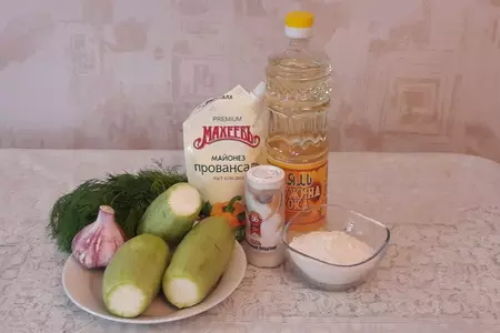 Кабачки жареные с чесночным соусом: шаг 1