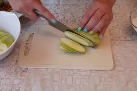 Кабачки жареные с чесночным соусом: шаг 2
