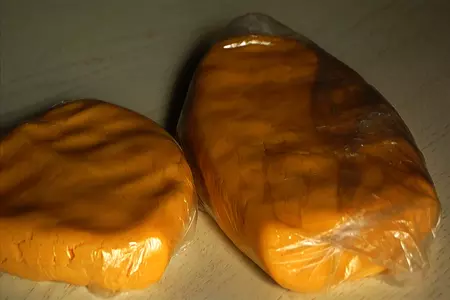 Тёртый пирог с творожной начинкой и орехами: шаг 2
