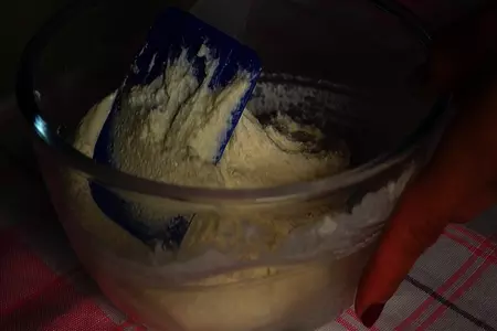 Тёртый пирог с творожной начинкой и орехами: шаг 3