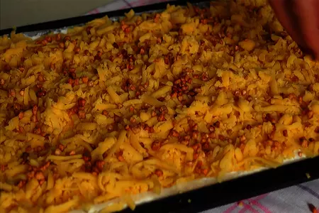 Тёртый пирог с творожной начинкой и орехами: шаг 5