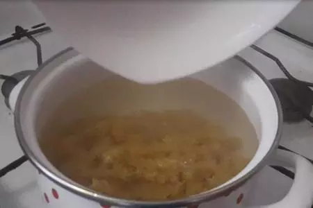 Макароны в сметанно-томатном соусе: шаг 1