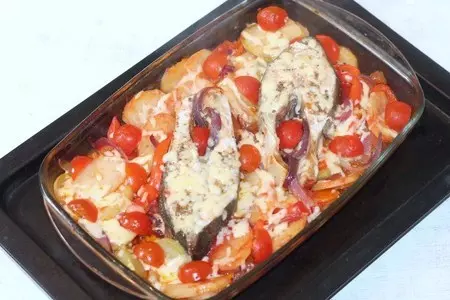 Горбуша запеченная с овощами и сыром: шаг 8