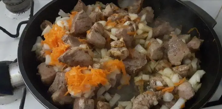 Гуляш из свинины: шаг 3