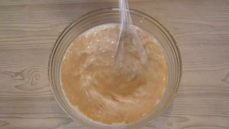 Латышские пирожки. не черствеют, воздушные и невероятно вкусные!: шаг 1