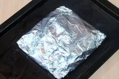 Свиные ребрышки с картофелем и луком: шаг 4