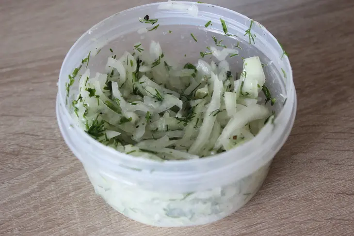 Шашлык из свинины в чесночном маринаде: шаг 7