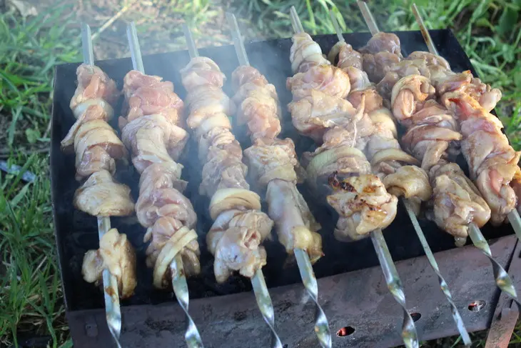 Шашлык из курицы в маринаде барбекю: шаг 5