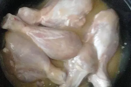 Куриные ножки в чесночном маринаде с нектаринами -гриль: шаг 1