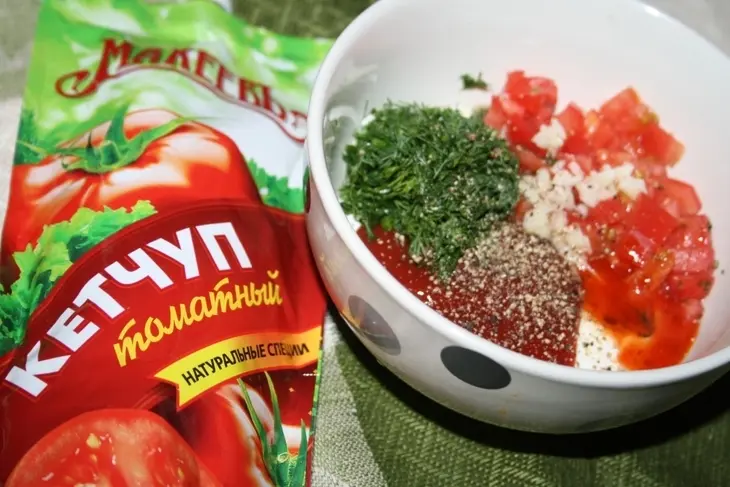 Фирменная курочка-гриль с розовым соусом-коктейлем и фунчозой: шаг 4