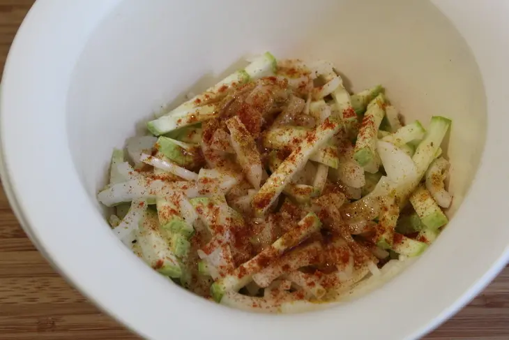 Ароматная куриная печень с кабачками: шаг 2