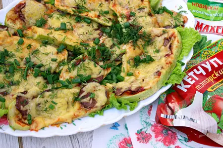 Кабачковые язычки с колбасой и сыром: шаг 6
