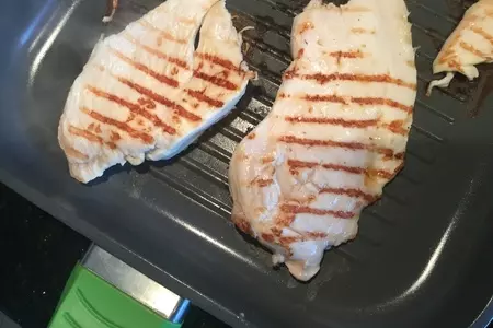 Салат с куриной грудкой и сыром: шаг 7