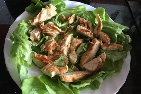 Салат с куриной грудкой и сыром: шаг 11