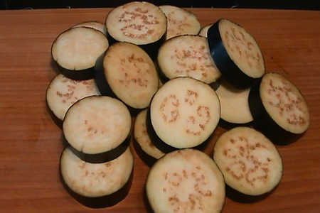 Баклажаны запеченные с помидорами и сыром: шаг 1