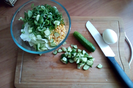 Мясной салат с салатом "айсберг": шаг 2