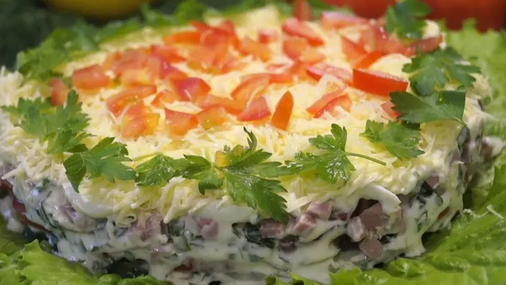Потрясающе вкусный салат торт. весь секрет в заправке!: шаг 3