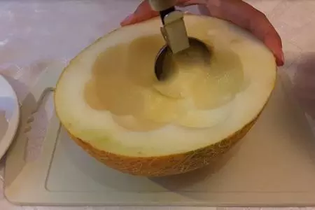 Мороженое в дыне: шаг 1