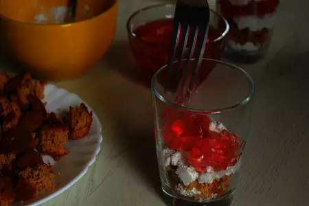 Десерт в стакане | творожный десерт с овсяным печеньем: шаг 3