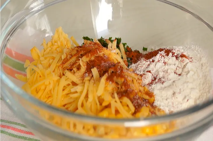 Лепешки с кукурузой и сыром за 15 минут | быстро, просто и очень вкусно!: шаг 1