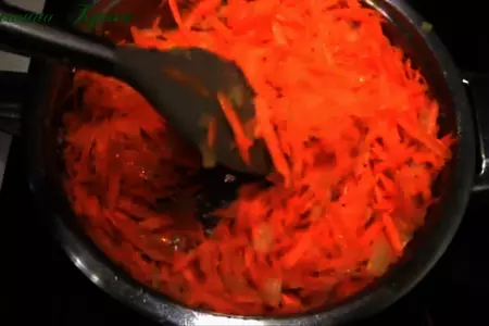 Лечо из помидор, перца, моркови и лука на зиму: шаг 2