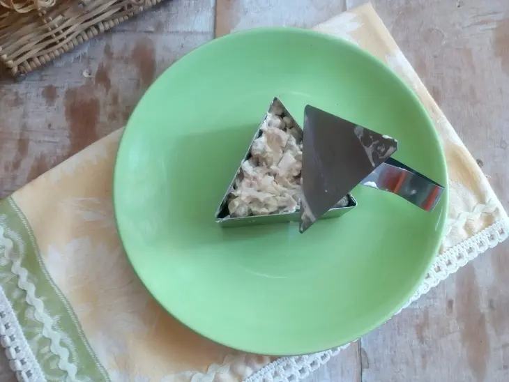 Лучший рецепт салата на каждый день с куриной грудкой и с майонезом салатный "махеевъ": шаг 5
