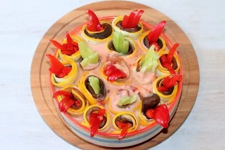 Лучший рецепт закуски "клумба" с кетчупом и чесночным маринадом «махеевъ»: шаг 11
