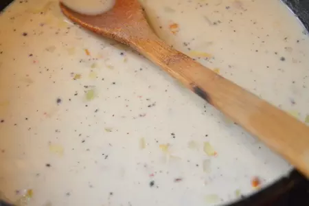 Фарфалле с радужной форелью, запеченные в соусе бешамель: шаг 4